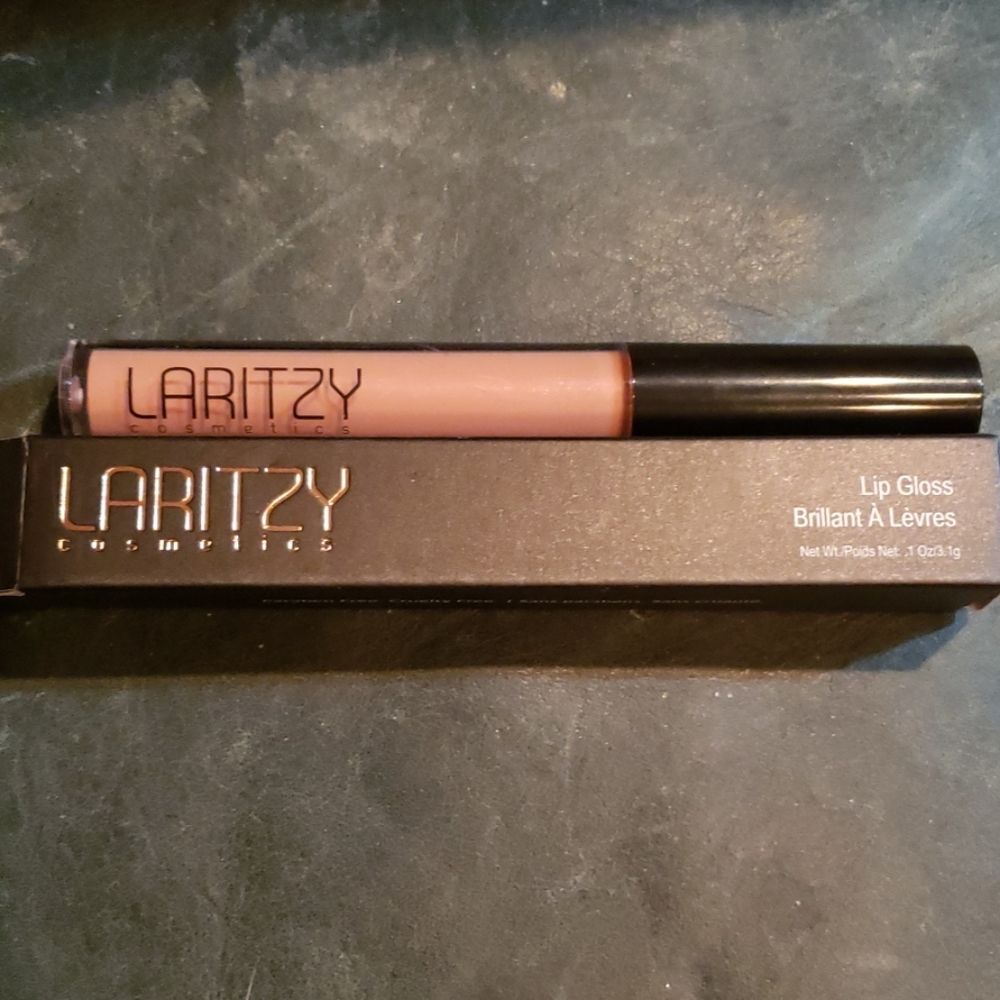Laritzy lip gloss in vibe